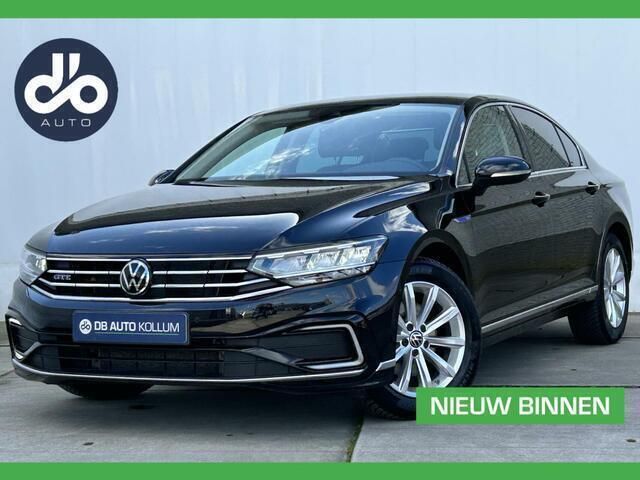 Zwart Gebruikt 2022 VW Passat GTE | € 23.934 (Eerlijke prijs) - Afbeelding 1/4