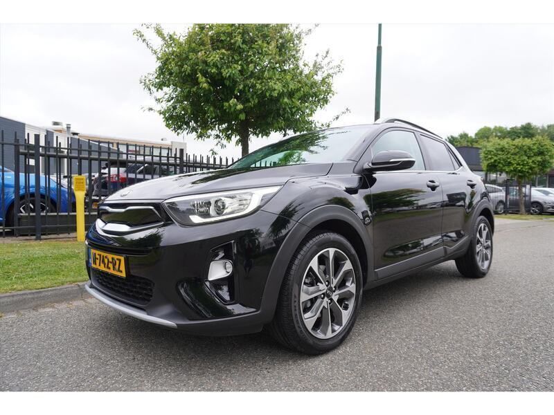 Zwart Gebruikt 2018 Kia Stonic 3 SUV | € 16.945 (Eerlijke prijs) - Afbeelding 1/4