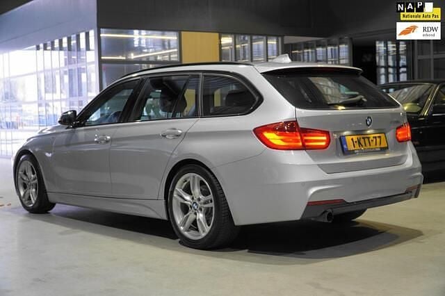 Grijs Occasion 2013 BMW 320 Executive Stationwagen | € 9.850 (Eerlijke prijs) - Afbeelding 1/4