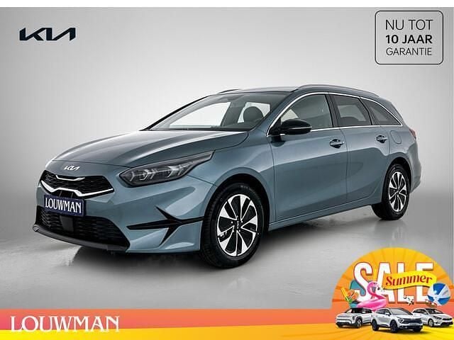 Groen metallic Nieuw 2025 Kia Ceed Sportswagon Stationwagen | € 34.940 (Eerlijke prijs) - Afbeelding 1/4