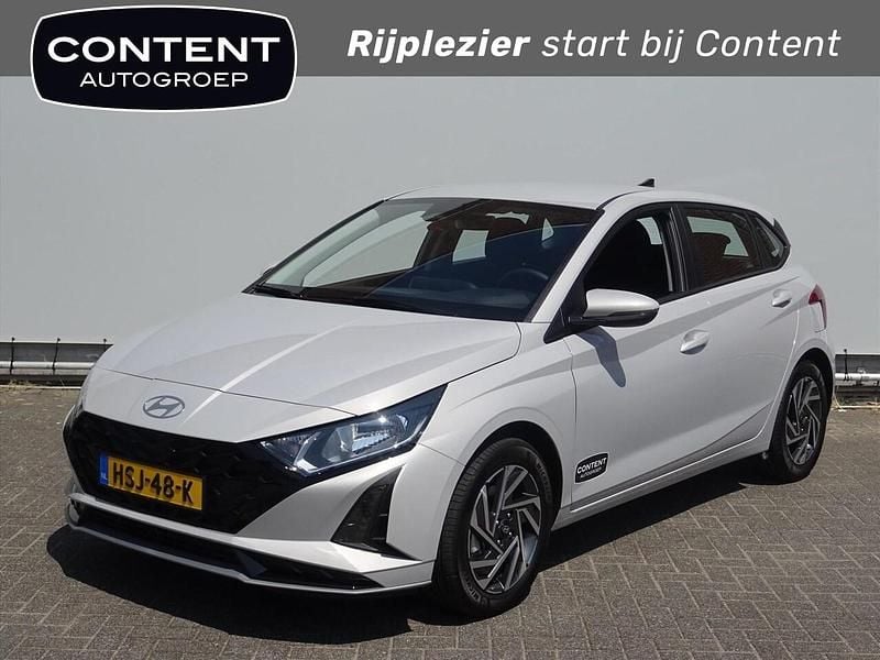 Grijs Gebruikt 2025 Hyundai i20 Comfort Hatchback | € 25.940 - Afbeelding 1/4