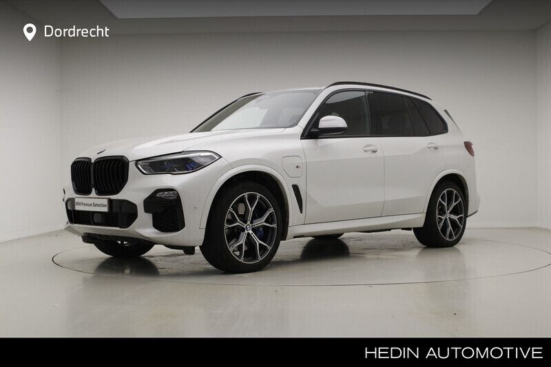 Mineralweiss metallic (wit metallic) Gebruikt 2021 BMW X5 Comfort Edition SUV | € 68.895 (Iets duurder) - Afbeelding 1/3