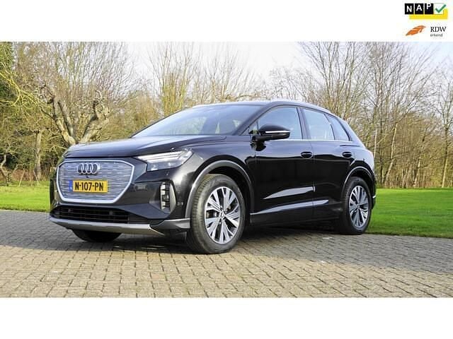 Zwart Occasion 2021 Audi Q4 e-tron Advanced Plus SUV | € 26.500 (Super prijs) - Afbeelding 1/4