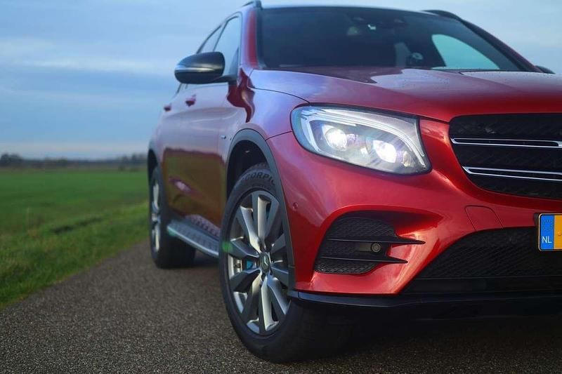 Occasion Mercedes GLC350 Business 211 PK (155 kW) 2017 Rood Stationwagen