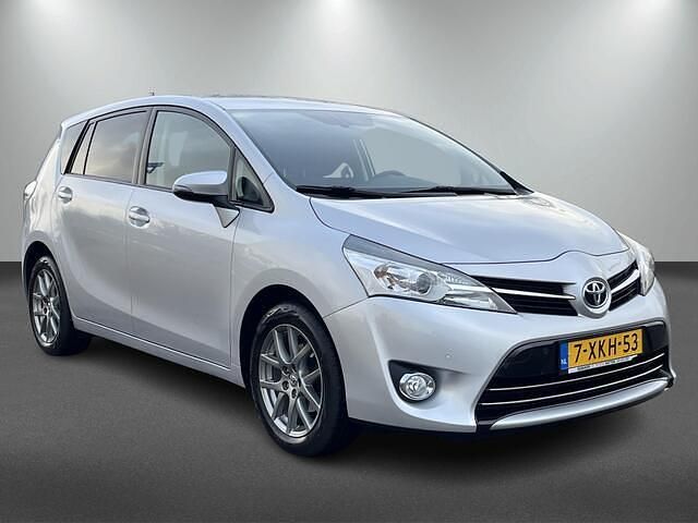 Occasion Toyota Verso Business Edition 147 PK (108 kW) 2014 Grijs MPV