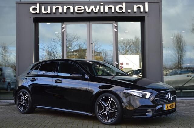 Zwart, metallic lak Gebruikt 2019 Mercedes A180 Business Hatchback | € 24.950 (Iets duurder) - Afbeelding 1/4