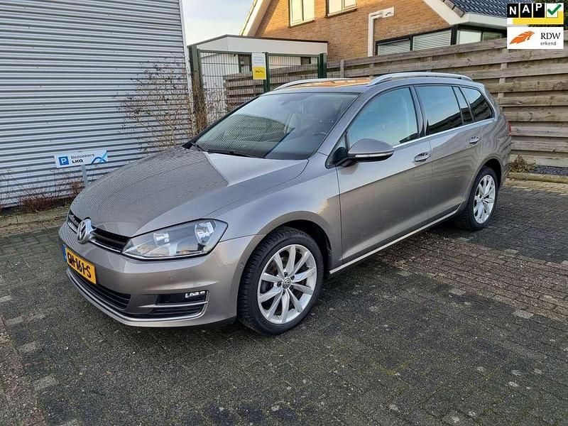 Grijs Occasion 2015 VW Golf VII Highline Stationwagen | € 6.950 (Goede deal) - Afbeelding 1/4