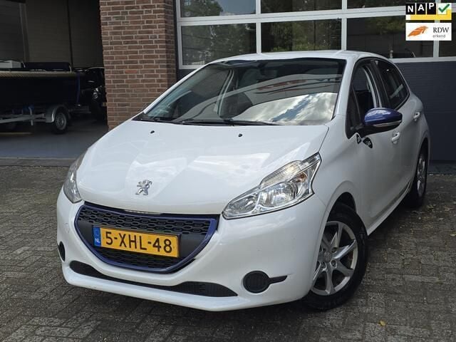 Wit Gebruikt 2014 Peugeot 208 Hatchback | € 3.495 (Eerlijke prijs) - Afbeelding 1/4