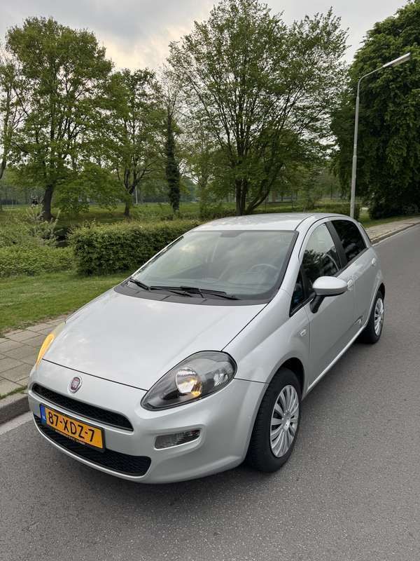 Grijs Gebruikt 2012 Fiat Punto Racing Hatchback | € 6.000 (Iets duurder) - Afbeelding 1/4