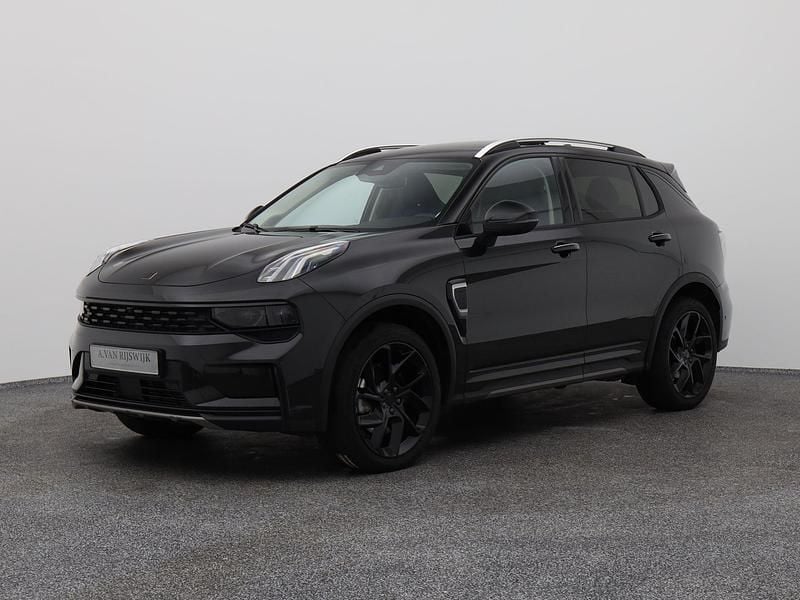 Zwart (metallic) Gebruikt 2022 Lynk & Co 01 SUV | € 24.900 (Goede deal) - Afbeelding 1/3
