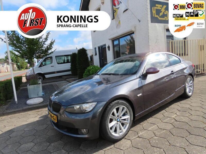 Grijs Gebruikt 2006 BMW 330 Executive Coupé | € 9.995 (Eerlijke prijs) - Afbeelding 1/4