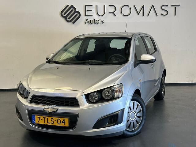 Grijs Gebruikt 2013 Chevrolet Aveo LTZ Hatchback | € 3.450 (Eerlijke prijs) - Afbeelding 1/4