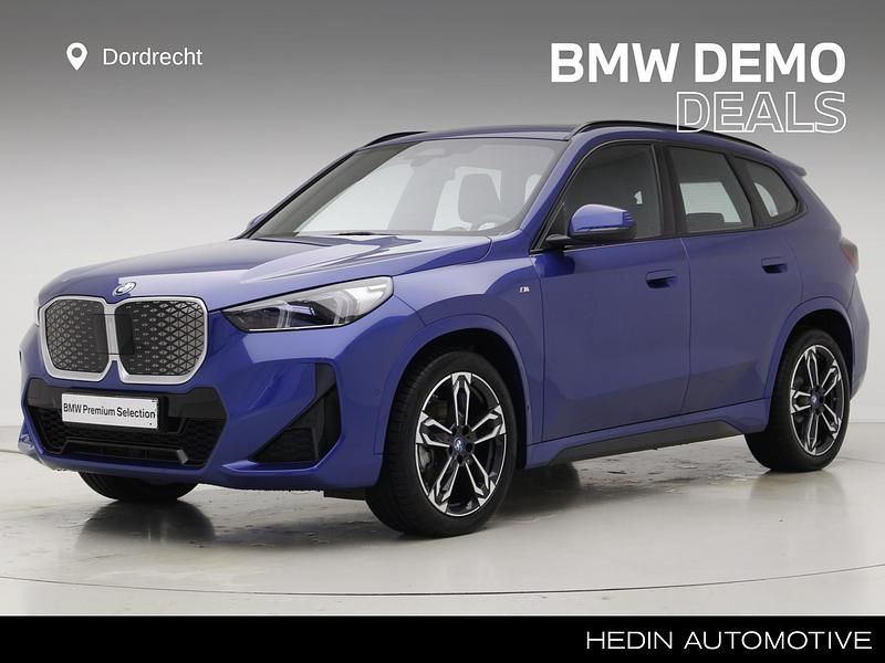 Blauw Gebruikt 2025 BMW iX1 M Sport SUV | € 48.895 - Afbeelding 1/3