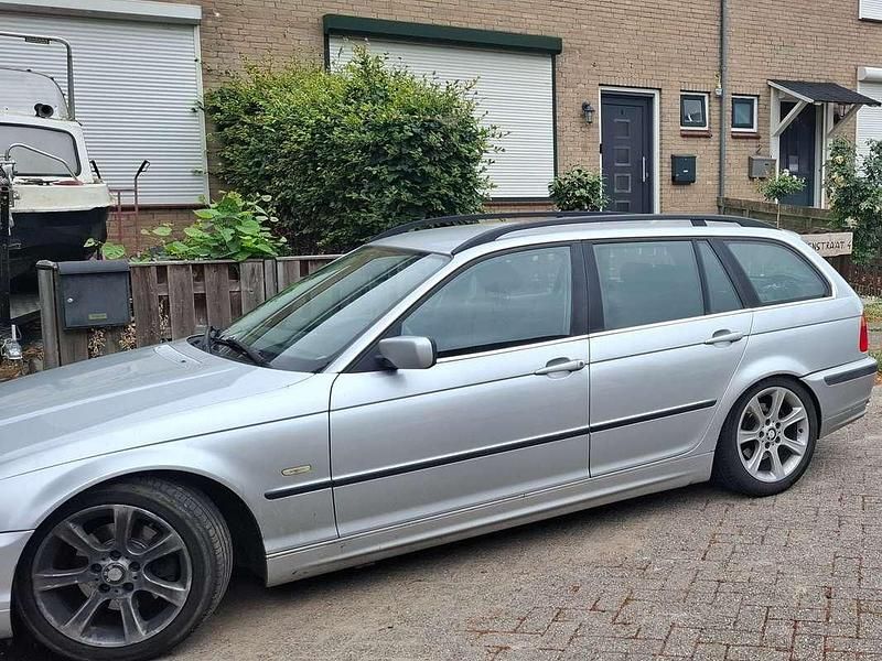Zilver Gebruikt 2000 BMW 320 Stationwagen | € 1.800 (Super prijs) - Afbeelding 1/4