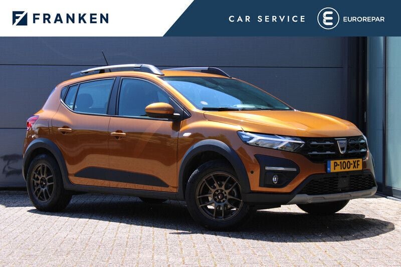 Oranje Gebruikt 2022 Dacia Sandero Essentiel Hatchback | € 16.645 (Eerlijke prijs) - Afbeelding 1/4