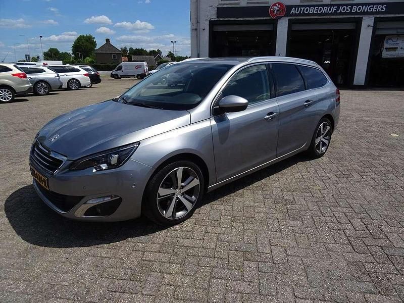 Grijs Gebruikt 2015 Peugeot 308 Allure Stationwagen | € 9.950 (Iets duurder) - Afbeelding 1/4
