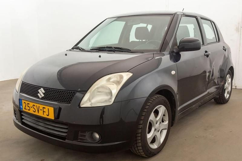 Zwart Gebruikt 2006 Suzuki Swift Hatchback | € 1.650 (Super prijs) - Afbeelding 1/4