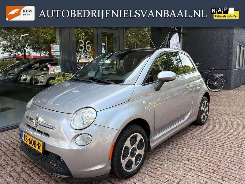 Grijs Gebruikt 2015 Fiat 500e Hatchback | € 8.750 (Iets duurder) - Afbeelding 1/4