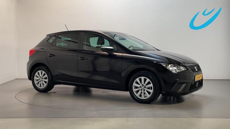 Zwart Gebruikt 2021 Seat Ibiza Business Hatchback | € 11.950 (Goede deal) - Afbeelding 1/3