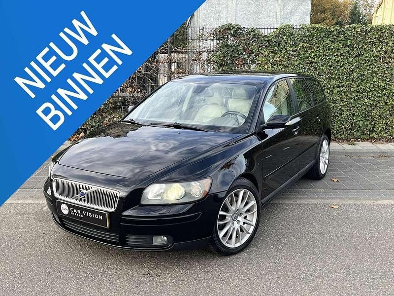 Zwart Gebruikt 2004 Volvo V50 Summum Stationwagen | € 4.000 (Goede deal) - Afbeelding 1/4