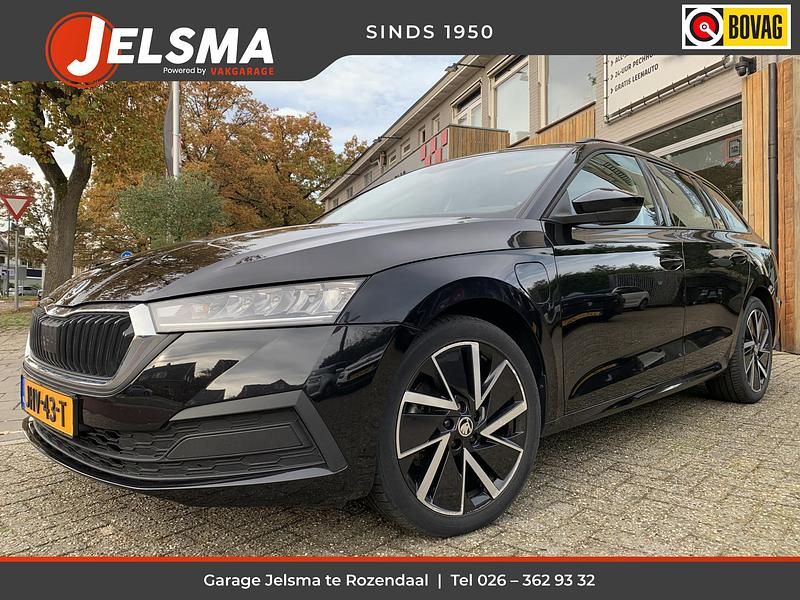 Zwart Gebruikt 2021 Skoda Octavia Business Line Stationwagen | € 21.900 (Super prijs) - Afbeelding 1/4