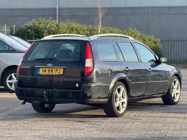 Occasion Ford Mondeo Futura 146 PK (107 kW) 2005 Zwart Stationwagen