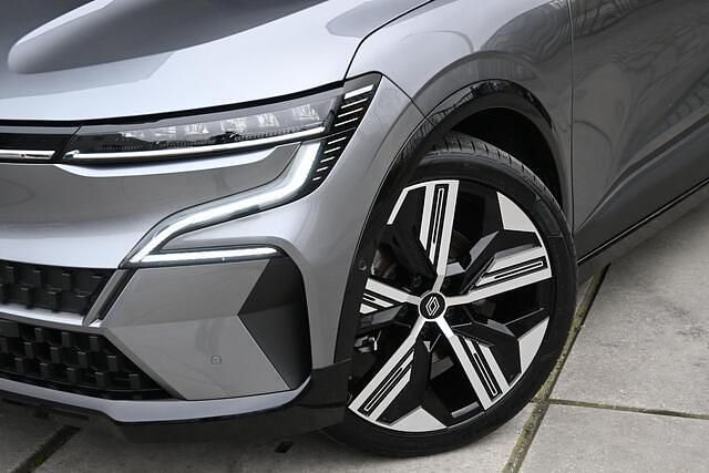 Occasion Renault Megane E-Tech Iconic 160 kW (218 PK) 2024 Grijs Hatchback