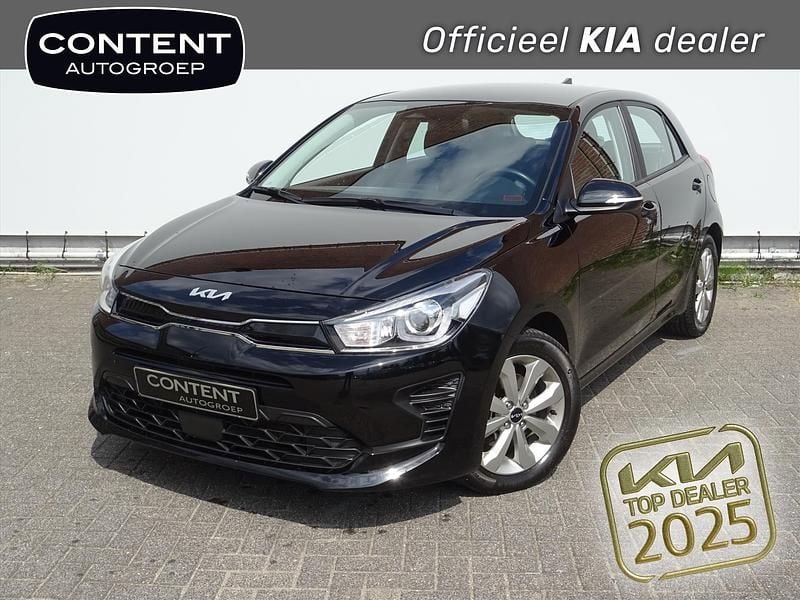 Zwart Gebruikt 2022 Kia Rio Hatchback | € 16.940 (Eerlijke prijs) - Afbeelding 1/4