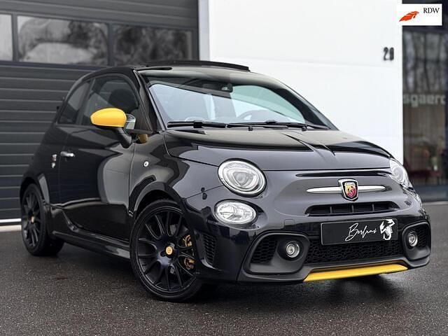 Zwart (metallic) Occasion 2018 Fiat 500C Abarth Cabriolet | € 16.995 (Duur) - Afbeelding 1/4