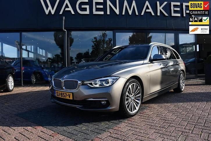 Grijs Gebruikt 2018 BMW 320 Luxury Line Stationwagen | € 17.950 (Super prijs) - Afbeelding 1/4