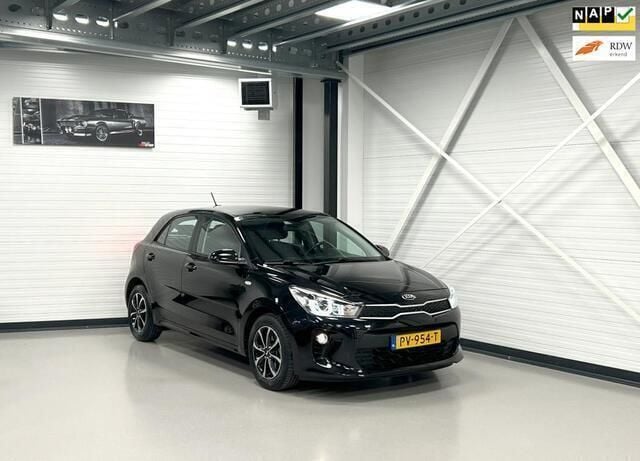 Zwart Gebruikt 2018 Kia Rio Hatchback | € 12.450 (Eerlijke prijs) - Afbeelding 1/4
