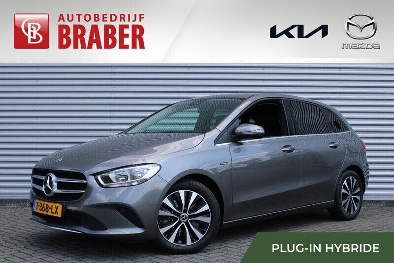 Grijs Gebruikt 2021 Mercedes B250e MPV | € 34.445 (Duur) - Afbeelding 1/4