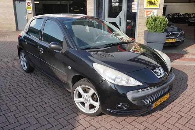 Zwart Gebruikt 2010 Peugeot 206+ Hatchback | € 1.745 (Super prijs) - Afbeelding 1/4
