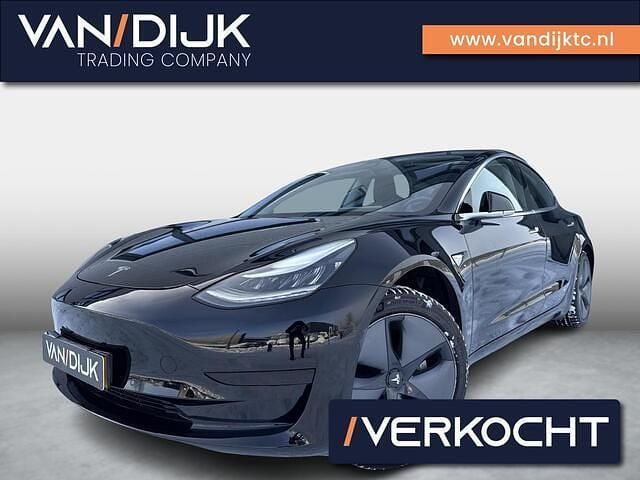 Zwart Occasion 2020 Tesla Model 3 Standard Range Sedan | € 17.940 (Eerlijke prijs) - Afbeelding 1/4