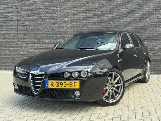 Zwart Gebruikt 2011 Alfa Romeo 159 Ti Stationwagen | € 9.495 - Afbeelding 1/4