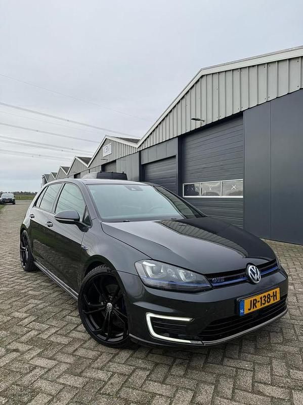 Occasion 2015 VW e-Golf GTE Hatchback | € 11.750 (Eerlijke prijs) - Afbeelding 1/4