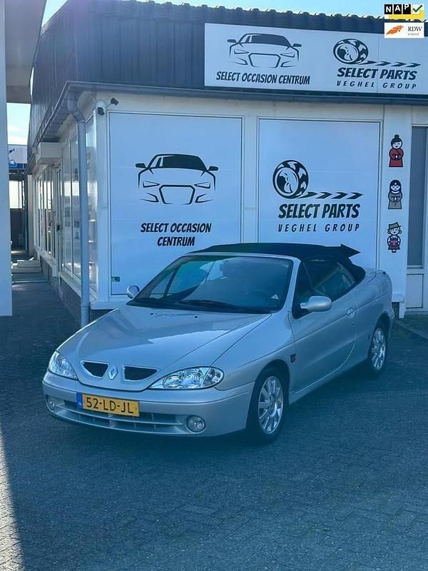 Gebruikt 2002 Renault Mégane II Cabriolet | € 2.950 - Afbeelding 1/4