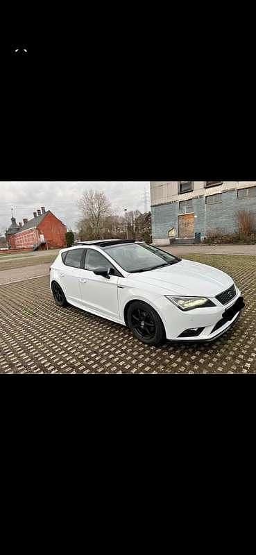 Wit Gebruikt 2014 Seat Leon Van | € 7.950 - Afbeelding 1/4