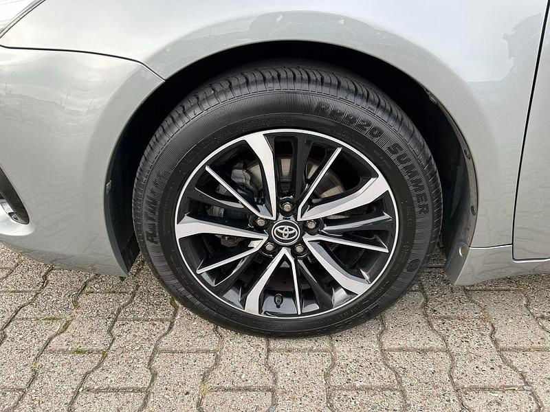 Occasion Toyota Avensis Skyview Edition 147 PK (108 kW) 2018 Grijs Stationwagen