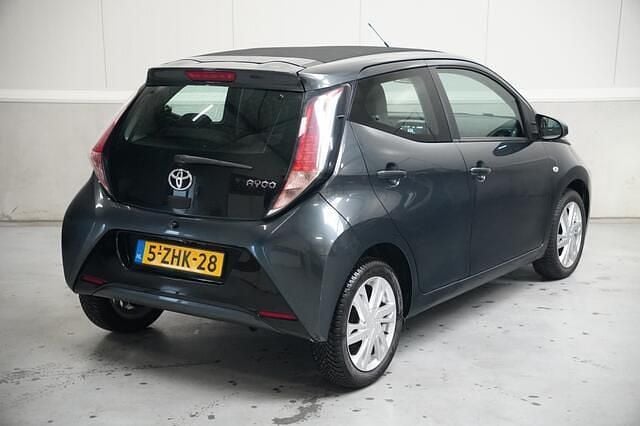 Occasion Toyota Aygo X-wave 69 PK (50 kW) 2015 Grijs Hatchback
