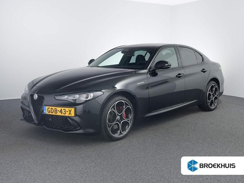 Zwart Gebruikt 2024 Alfa Romeo Giulia Veloce Sedan | € 50.895 (Eerlijke prijs) - Afbeelding 1/4