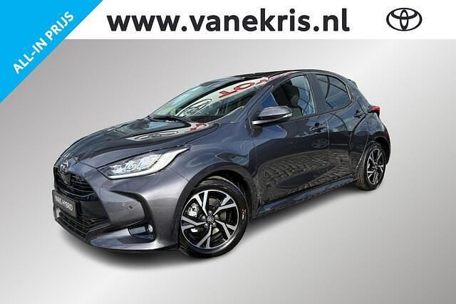 Grijs Nieuw 2025 Toyota Yaris Comfort Hatchback | € 31.285 (Eerlijke prijs) - Afbeelding 1/4