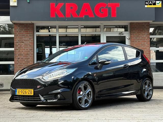 Zwart Gebruikt 2016 Ford Fiesta ST Hatchback | € 11.950 (Eerlijke prijs) - Afbeelding 1/4