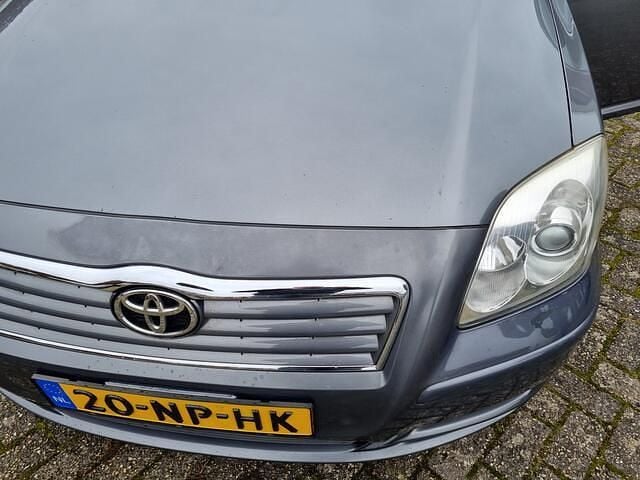 Occasion Toyota Avensis Executive 147 PK (108 kW) 2004 Grijs Hatchback