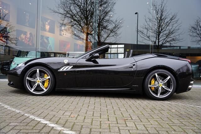 Zwart Gebruikt 2014 Ferrari California Cabriolet | € 128.888 - Afbeelding 1/4