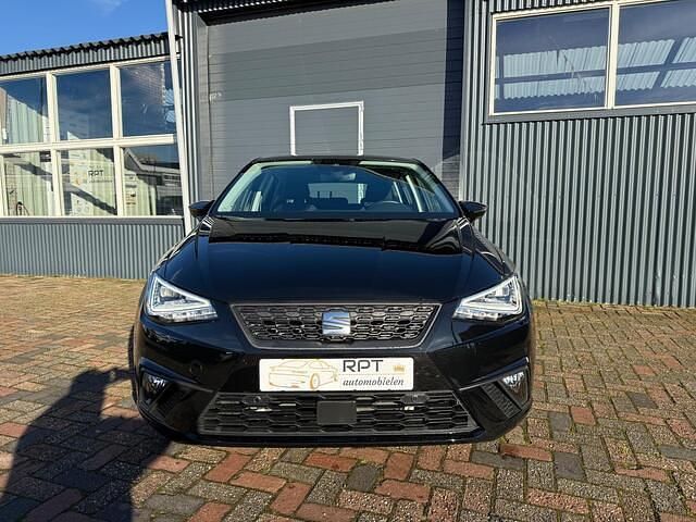 Occasion Seat Ibiza Business 95 PK (69 kW) 2024 Zwart (metallic) Hatchback