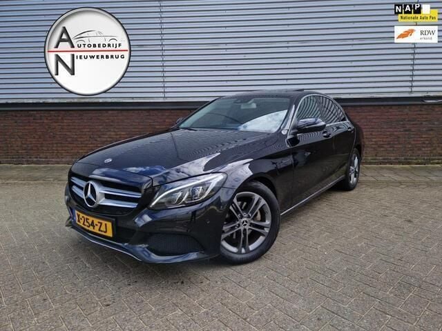 Zwart Gebruikt 2018 Mercedes C180 Premium Plus Sedan | € 24.395 (Goede deal) - Afbeelding 1/4
