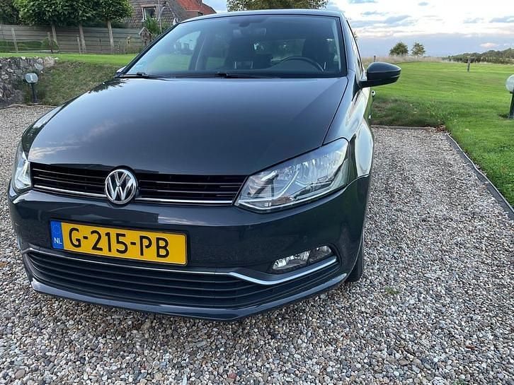 Grijs Gebruikt 2015 VW Polo Comfortline Hatchback | € 9.995 (Eerlijke prijs) - Afbeelding 1/1