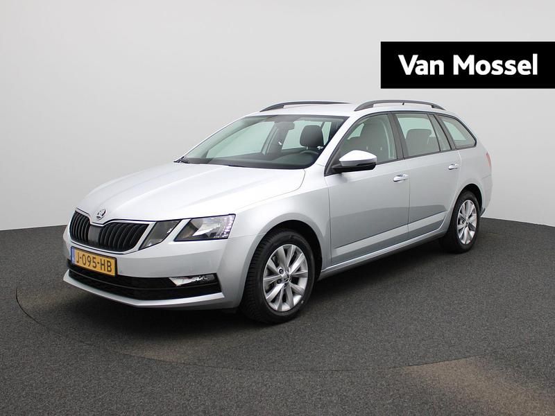 Grijs Occasion 2020 Skoda Octavia Business Line Stationwagen | € 18.945 (Goede deal) - Afbeelding 1/3