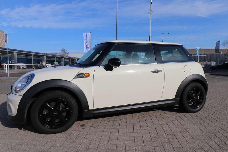 Occasion Mini Cooper 75 PK (55 kW) 2013 Wit Hatchback